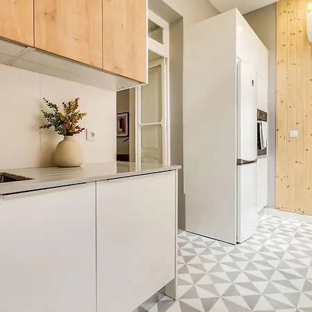 Apartment Beautiful 2bed2bath W Patio In The Heart Of *