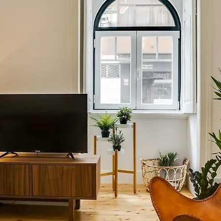 Beautiful 2bed2bath W Patio In The Heart Of Apartment Lisbon