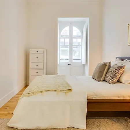 Beautiful 2bed2bath W Patio In The Heart Of Apartamento Lisboa
